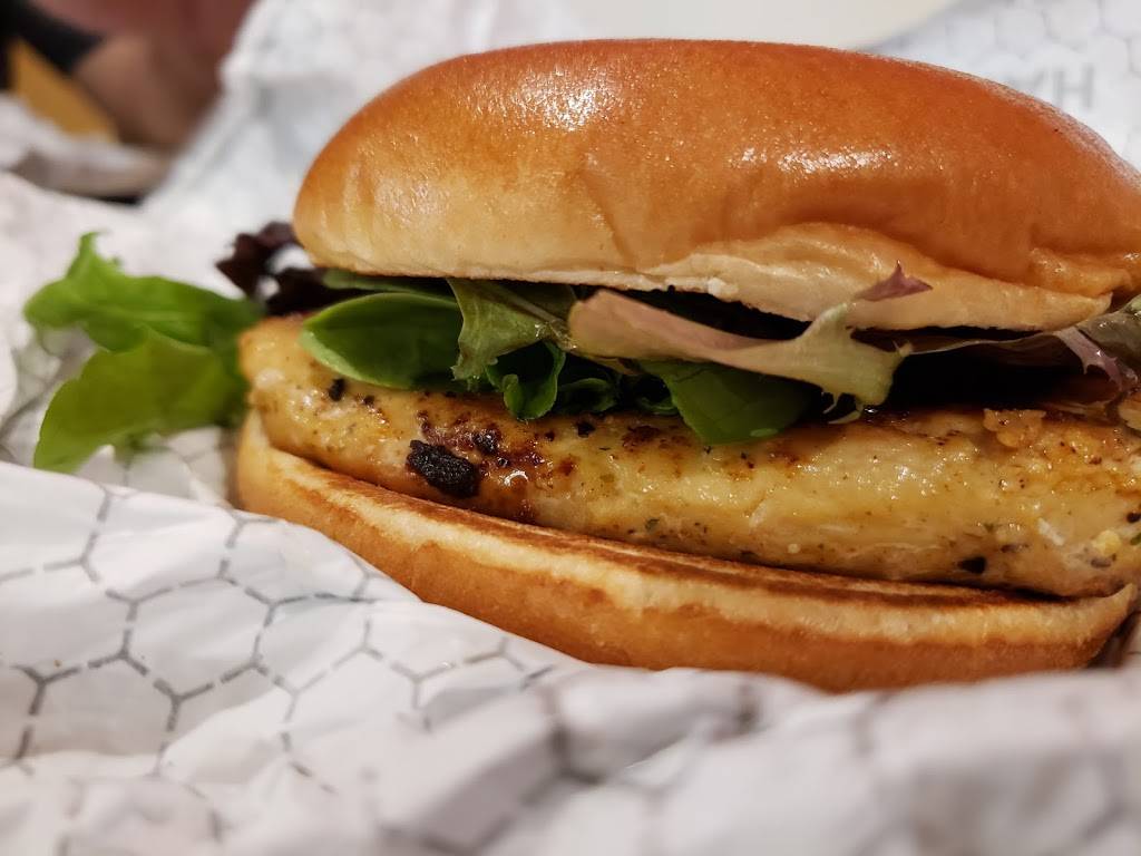 Wendys | restaurant | 2501 Victoria Park Ave, Scarborough, ON M1T 1A1, Canada | 4164972622 OR +1 416-497-2622