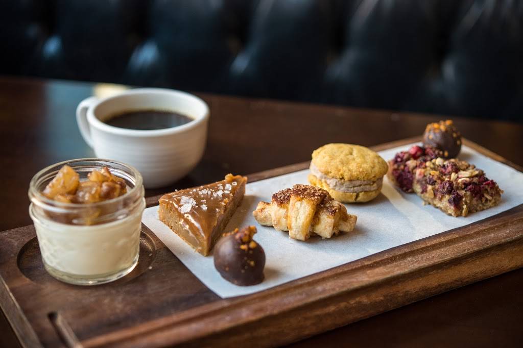 Addams Tavern | restaurant | 115 Elm St, Westfield, NJ 07090, USA | 9082323201 OR +1 908-232-3201