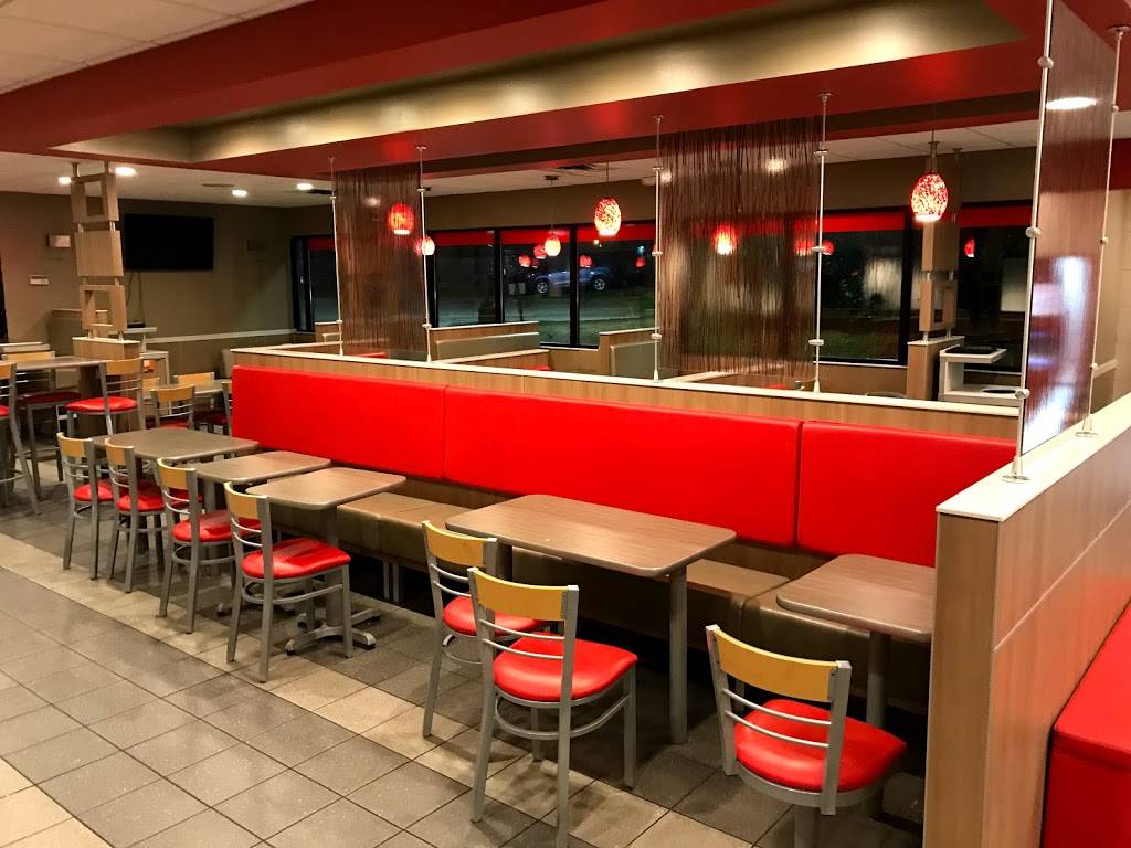 Burger King | restaurant | 25 Tilton Rd, Tilton, NH 03276, USA | 6032868573 OR +1 603-286-8573