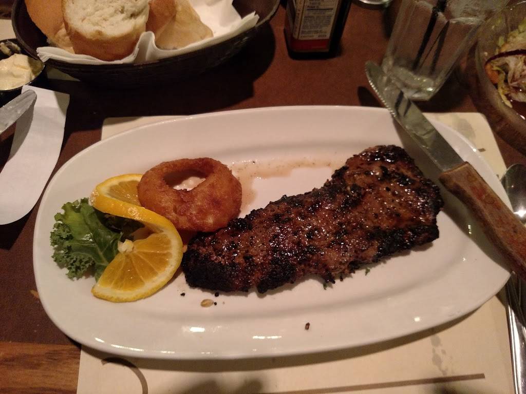 T J Willies Fine Food & Spirits | restaurant | 738 W Market St, Tiffin, OH 44883, USA | 4194472400 OR +1 419-447-2400