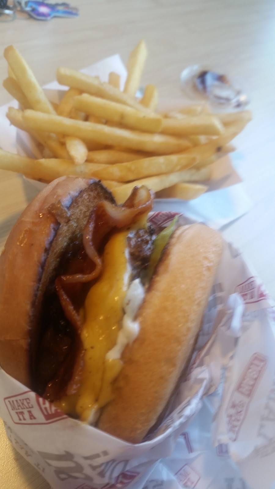 The Habit Burger Grill | restaurant | 2671 Countryside Dr, Turlock, CA 95380, USA | 2096672755 OR +1 209-667-2755