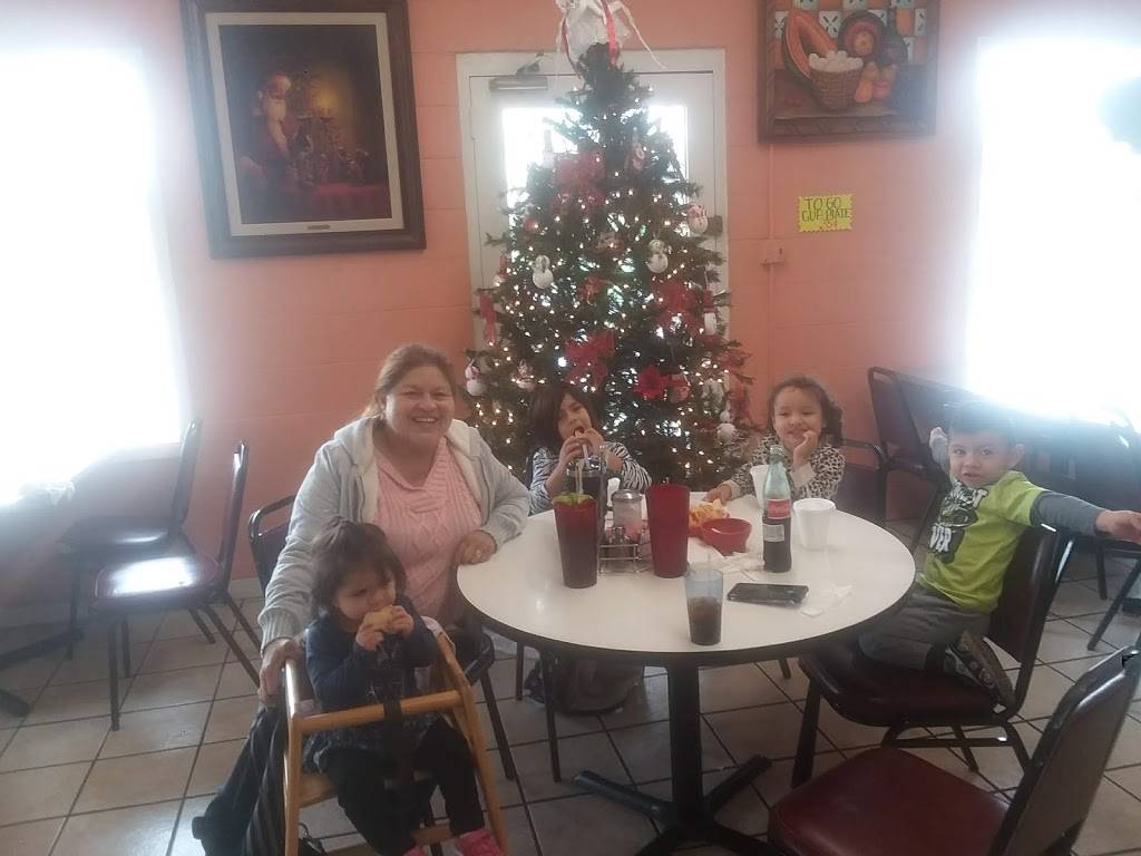 Emilianos Mexican Restaurant | restaurant | 1002 Bandera Rd, San Antonio, TX 78228, USA | 2104336040 OR +1 210-433-6040