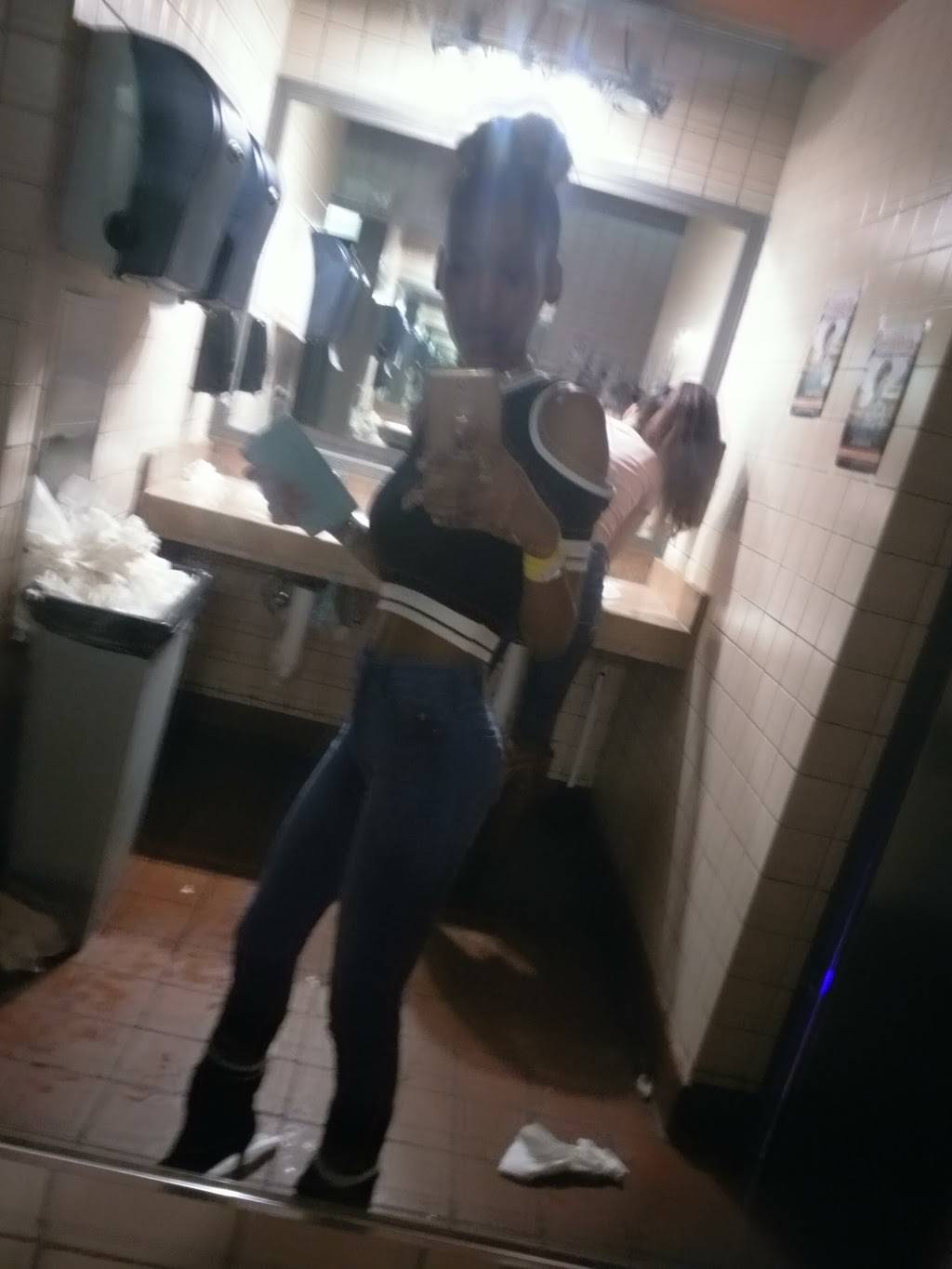 LED Ultra Lounge & Grill | night club | 901 W 6th Ave, Anchorage, AK 99501, USA | 9076778797 OR +1 907-677-8797