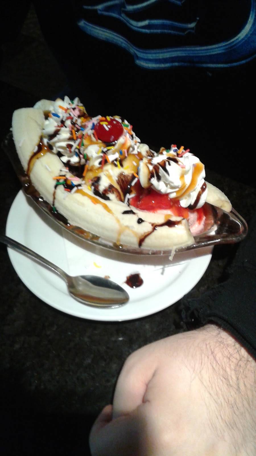 Angels Restaurant - Family Restaurant Kitchener | restaurant | 751 Victoria St S, Kitchener, ON N2M 5N4, Canada | 5195811158 OR +1 519-581-1158