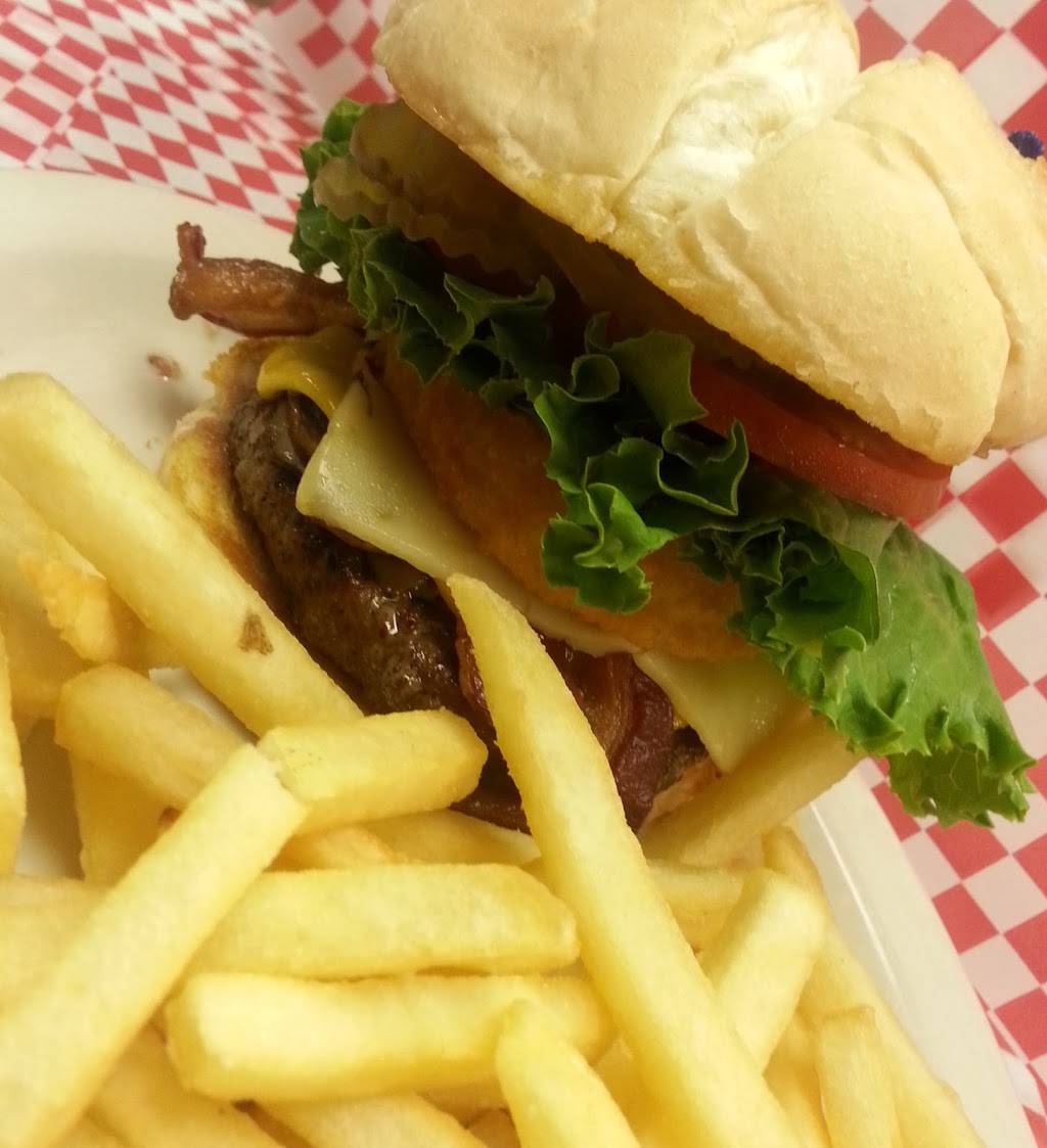 Sports Cafe | restaurant | 3579 Pennridge Dr, Bridgeton, MO 63044, USA | 3142981630 OR +1 314-298-1630