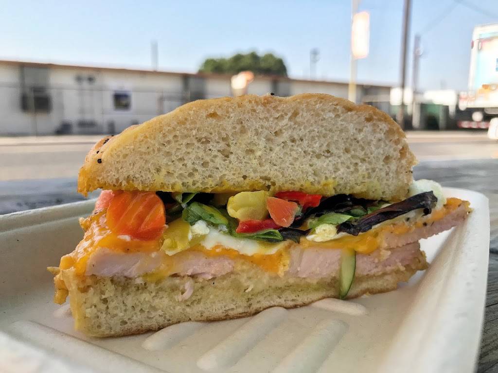 Es Todo Street Food Walk up Window | cafe | 1809 E 7th St, Los Angeles, CA 90021, USA | 2139358415 OR +1 213-935-8415