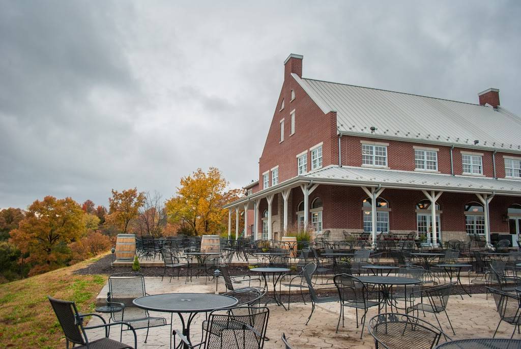 Canterbury Hill Winery and Restaurant | restaurant | 1707 S Summit Dr, Holts Summit, MO 65043, USA | 5738969966 OR +1 573-896-9966