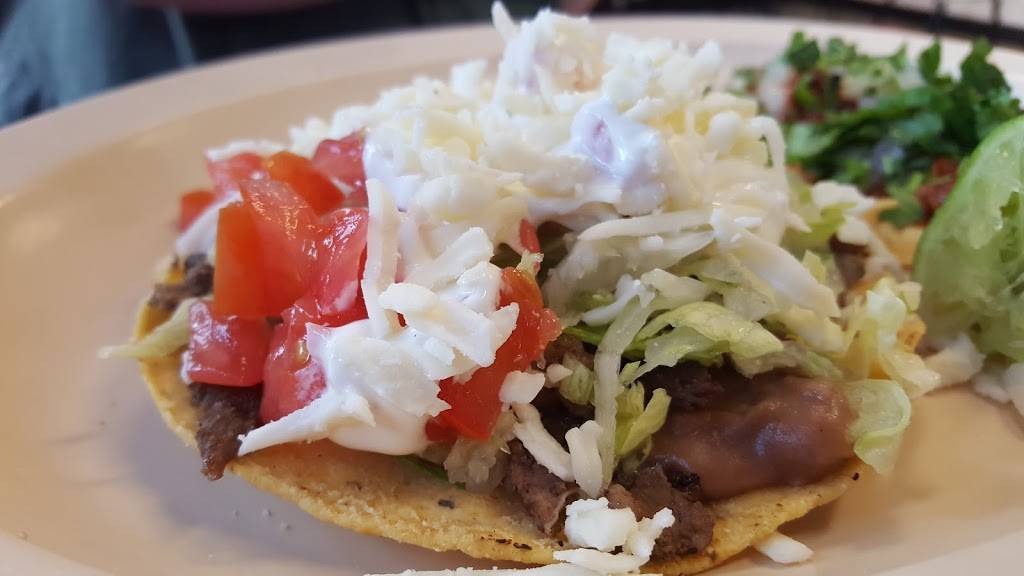 Chilango Express LLC | restaurant | 7030 W Lincoln Ave, West Allis, WI 53219, USA | 4145418201 OR +1 414-541-8201