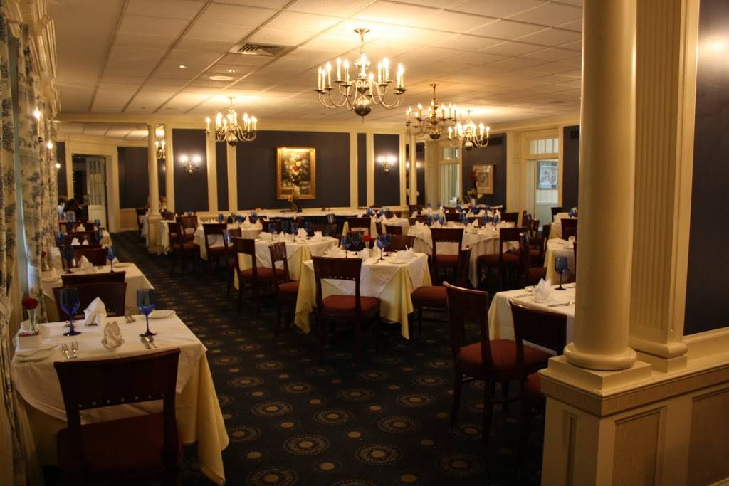 The Dining Room at The Nittany Lion Inn | restaurant | 200 W Park Ave, State College, PA 16803, USA | 8148658590 OR +1 814-865-8590