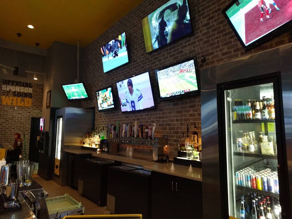 Buffalo Wild Wings | restaurant | 5860 De Zavala Rd, San Antonio, TX 78249, USA | 2106949464 OR +1 210-694-9464