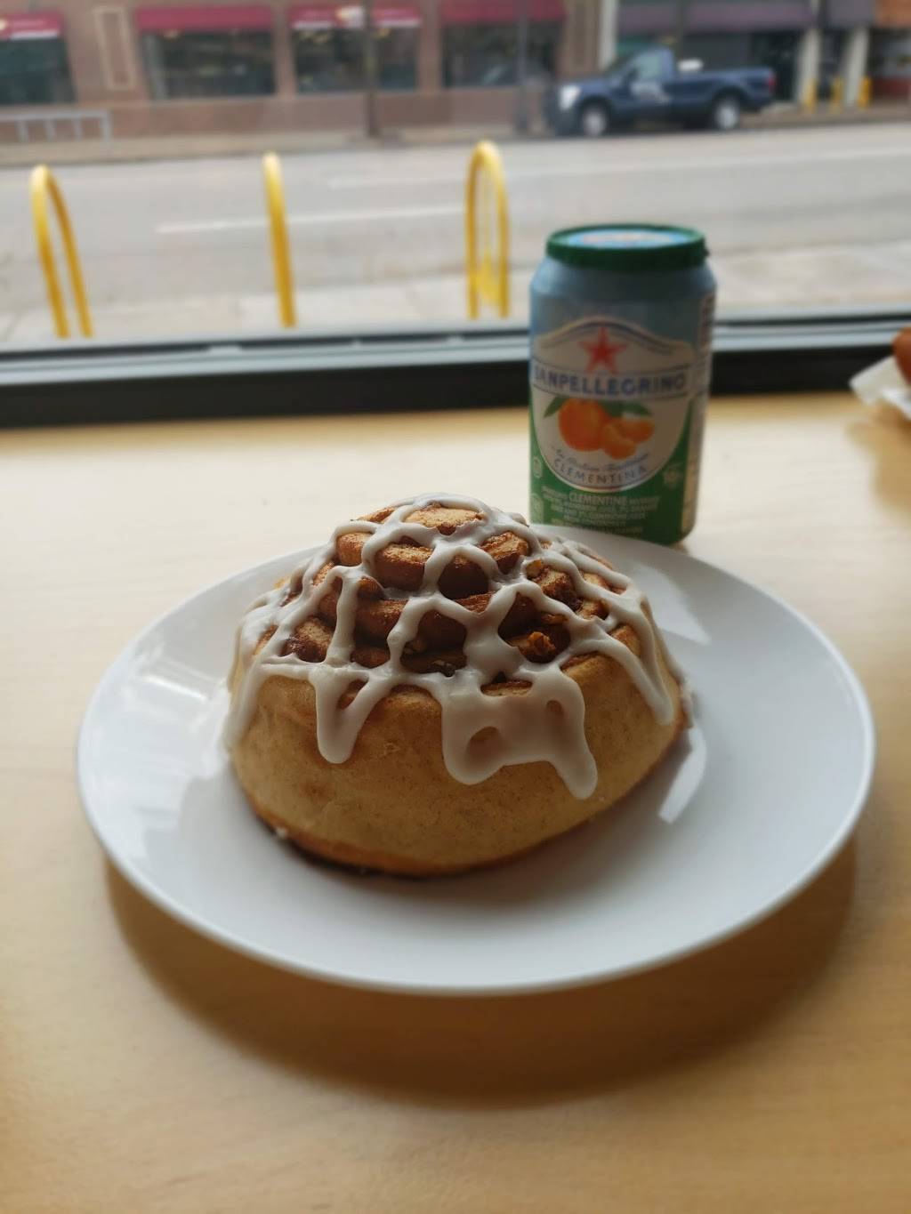 Akis Bread Haus | bakery | 2506 Central Ave NE, Minneapolis, MN 55418, USA | 6125787897 OR +1 612-578-7897