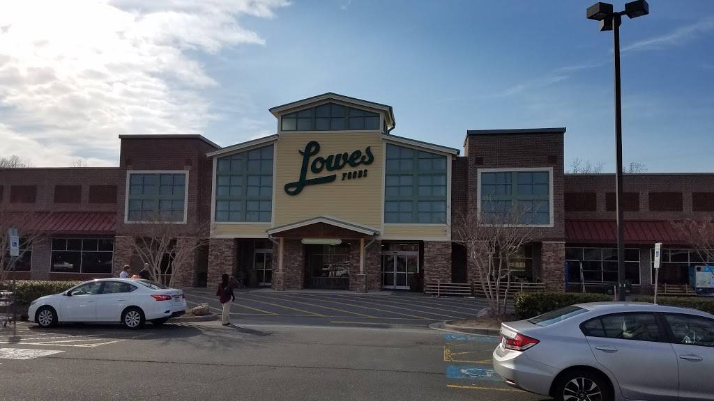 Lowes Foods | bakery | 5034 Peters Creek Pkwy, Winston-Salem, NC 27127, USA | 3367885600 OR +1 336-788-5600