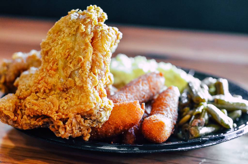 Moores Olde Tyme Barbeque Chicken & Seafood | restaurant | 2043 Central Park Dr, Winterville, NC 28590, USA | 2523534227 OR +1 252-353-4227