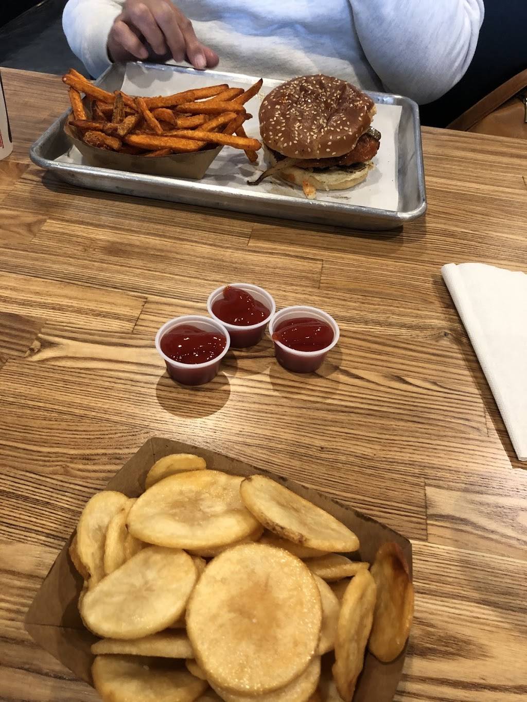 BurgerIM | restaurant | 2000-C, Harbison Dr, Vacaville, CA 95687, USA | 7075147738 OR +1 707-514-7738