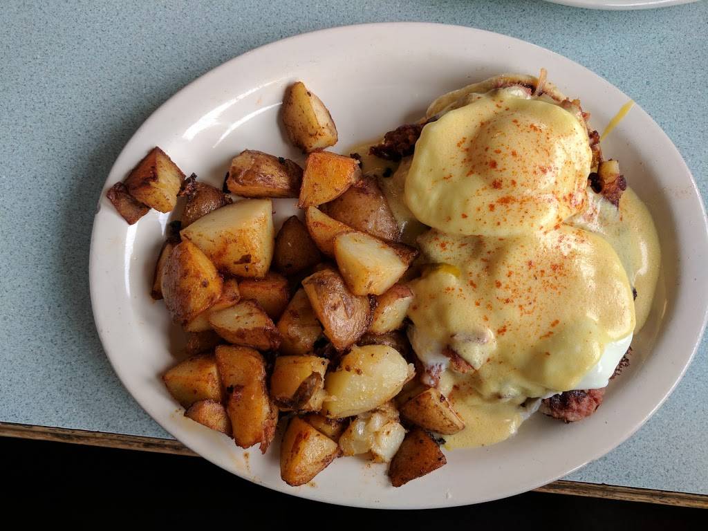 Triangle Diner LLC | restaurant | 400 Maple Ave, Saratoga Springs, NY 12866, USA | 5185836368 OR +1 518-583-6368