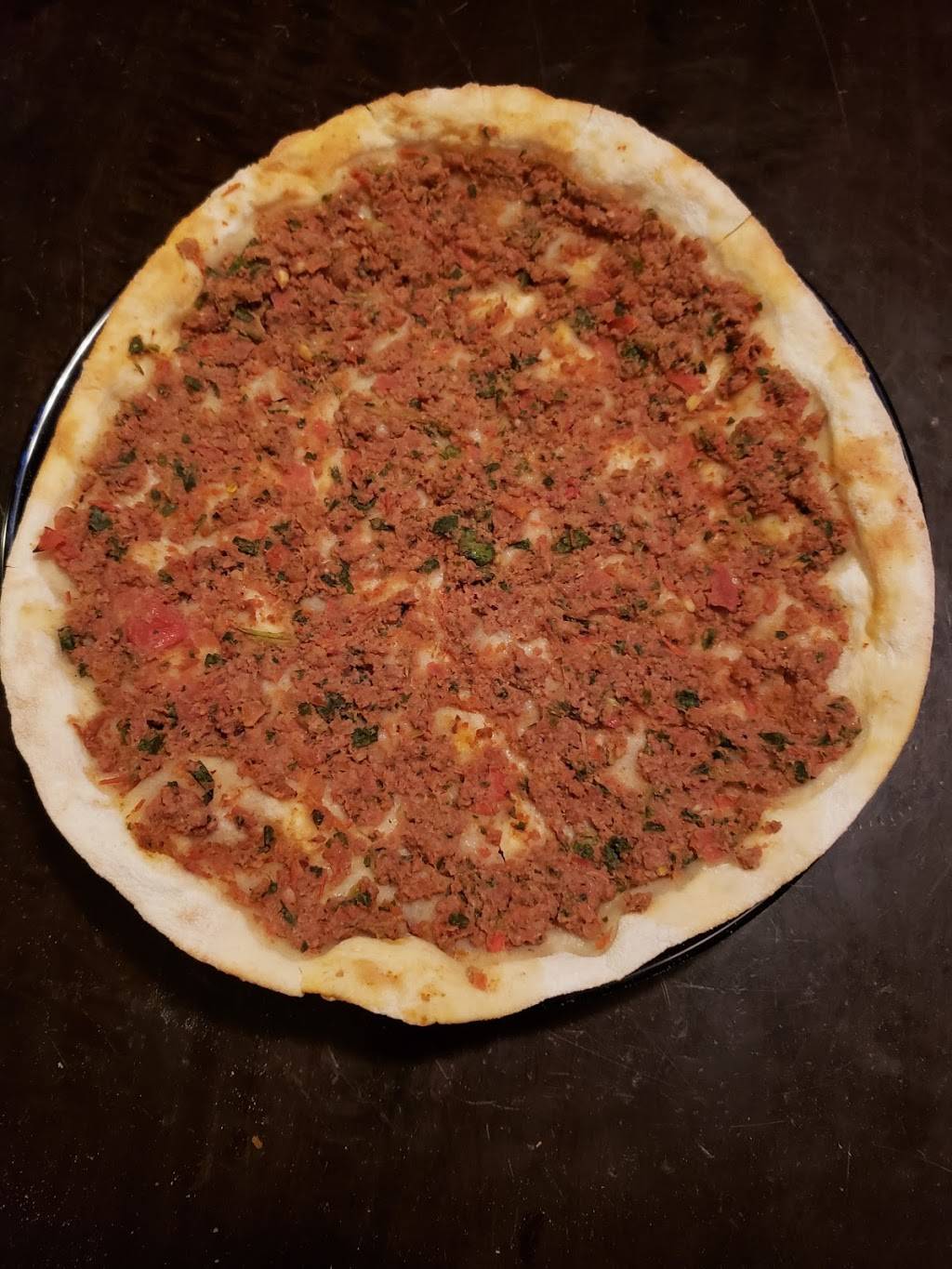 Lahmadjoune Chez Apo | restaurant | 420 Rue Faillon E, Montréal, QC H2R 1L4, Canada | 5142701076 OR +1 514-270-1076