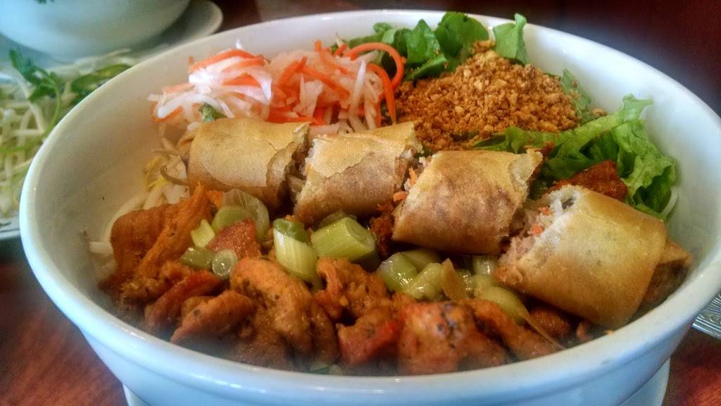 Pho Vy Restaurant | restaurant | 333 Union Ave, Bakersfield, CA 93307, USA | 6613239888 OR +1 661-323-9888