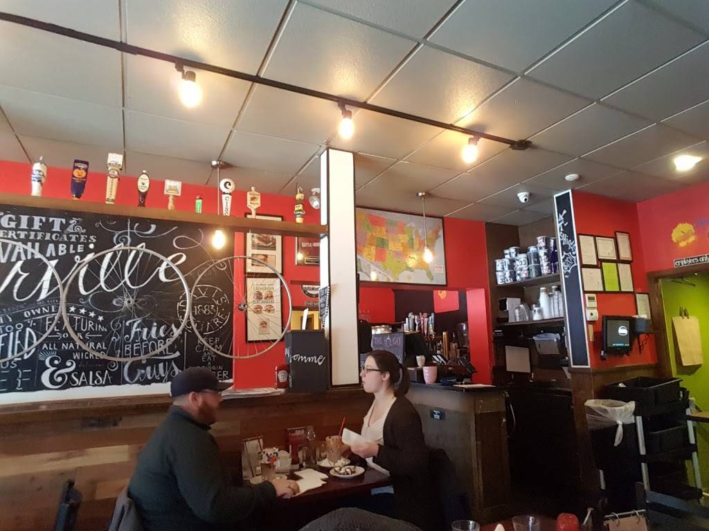 Boston Burger Co-Davis Sq | restaurant | 37 Davis Square, Somerville, MA 02144, USA | 6174407361 OR +1 617-440-7361