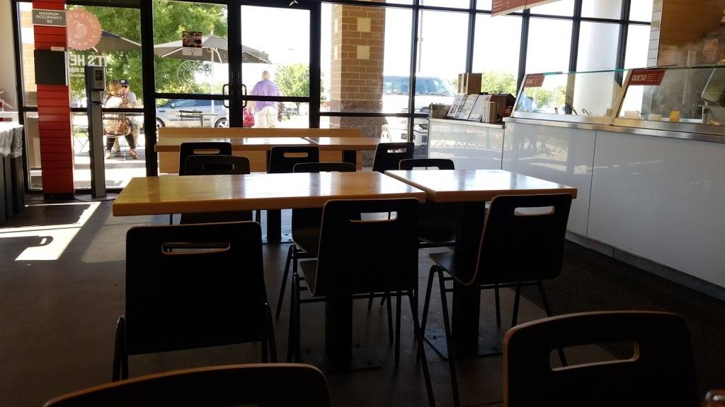 Chipotle Mexican Grill | restaurant | 22235 W 66th St, Shawnee, KS 66226, USA | 9134412700 OR +1 913-441-2700