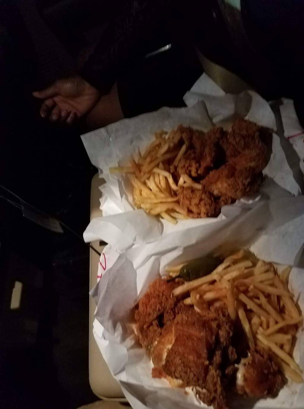 Henderson Chicken | restaurant | 1486 N Hampton Rd, DeSoto, TX 75115, USA | 2144556314 OR +1 214-455-6314