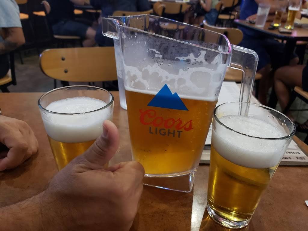 Buffalo Wild Wings | meal takeaway | 1000 Kamehameha Hwy #227-228, Pearl City, HI 96782, USA | 8082609464 OR +1 808-260-9464