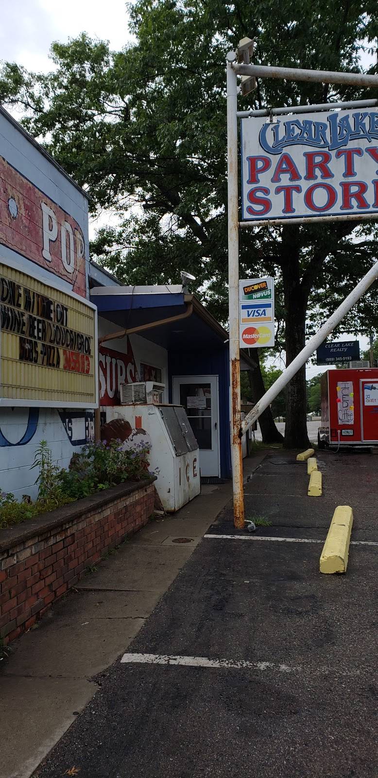 Clear Lake Party Store | restaurant | 2224 Clear Lake Rd, West Branch, MI 48661, USA | 9893455193 OR +1 989-345-5193