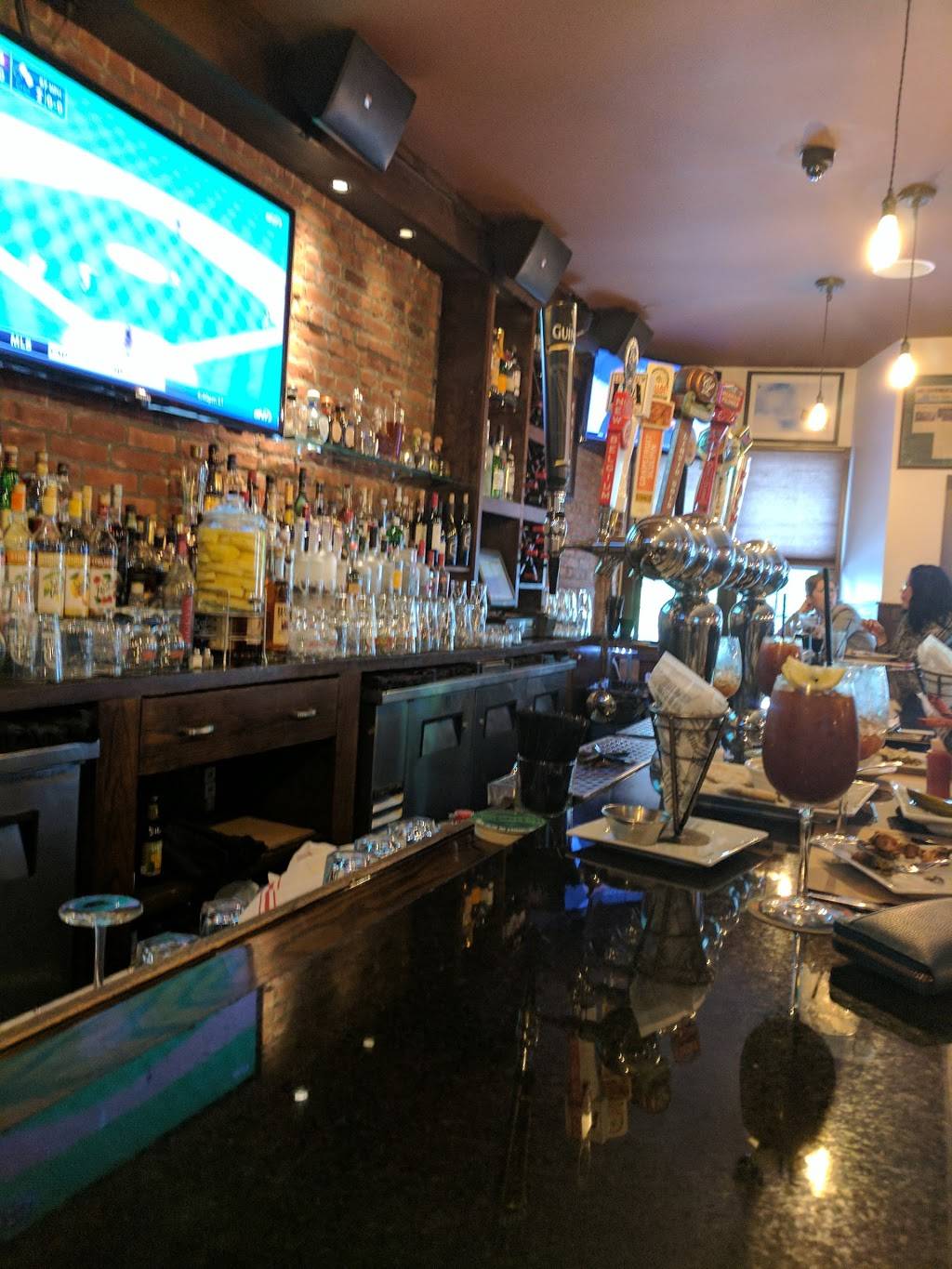 Emmas Ale House | restaurant | 68 Gedney Way, White Plains, NY 10605, USA | 9146833662 OR +1 914-683-3662