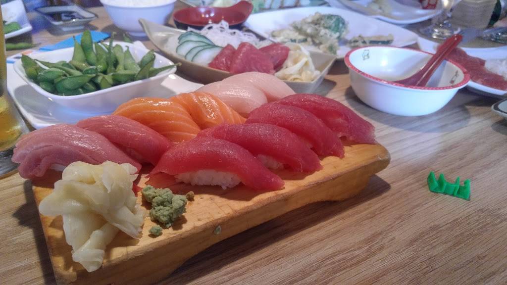 Azuma Sushi | restaurant | 4533 California Ave SW, Seattle, WA 98116, USA | 2069371148 OR +1 206-937-1148