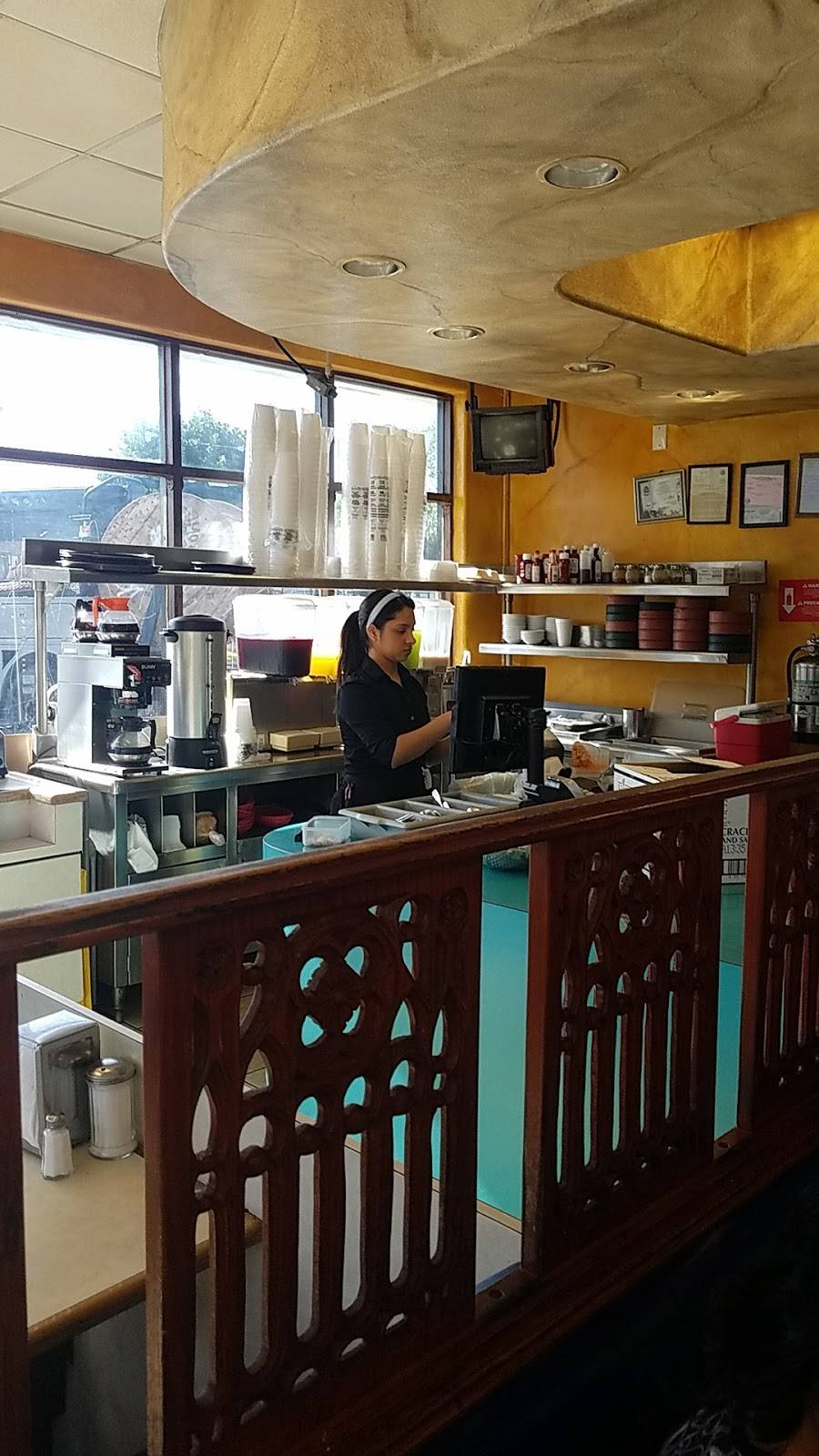 La Barca Jal Restaurantes | restaurant | 7064 Santa Fe Ave, Huntington Park, CA 90255, USA | 3235829982 OR +1 323-582-9982