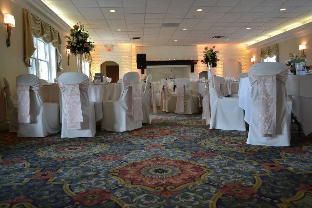 Chagrin Valley Athletic Club | restaurant | 17260 Snyder Rd, Chagrin Falls, OH 44023, USA | 4405435141 OR +1 440-543-5141