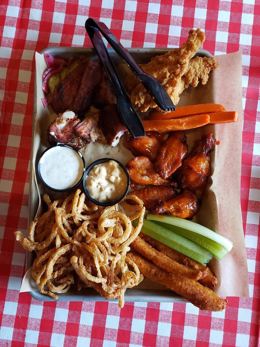 Famous Daves Bar-B-Que | restaurant | 1 Cedar Point Dr, Sandusky, OH 44870, USA | 4196092054 OR +1 419-609-2054