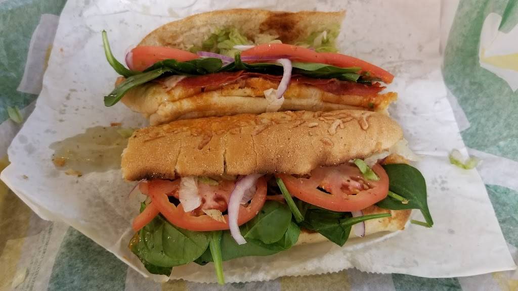 Subway | meal takeaway | 1870 9th St N Fc9, Naples, FL 34102, USA | 2396496666 OR +1 239-649-6666