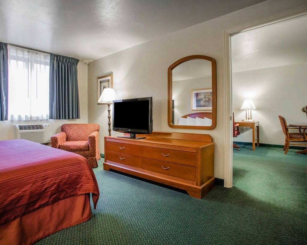 Quality Inn & Suites Downtown | restaurant | 321 S Washington St, Green Bay, WI 54301, USA | 9203281074 OR +1 920-328-1074