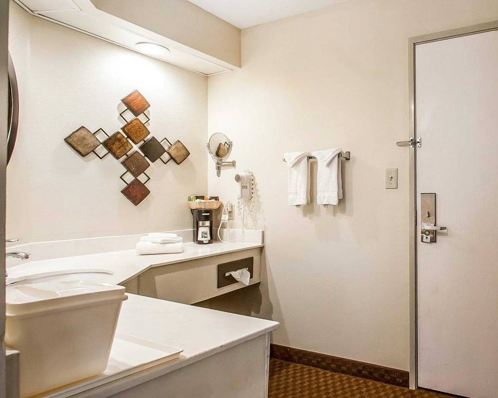 Quality Inn | restaurant | 2135 S Church St, Murfreesboro, TN 37130, USA | 6158901006 OR +1 615-890-1006