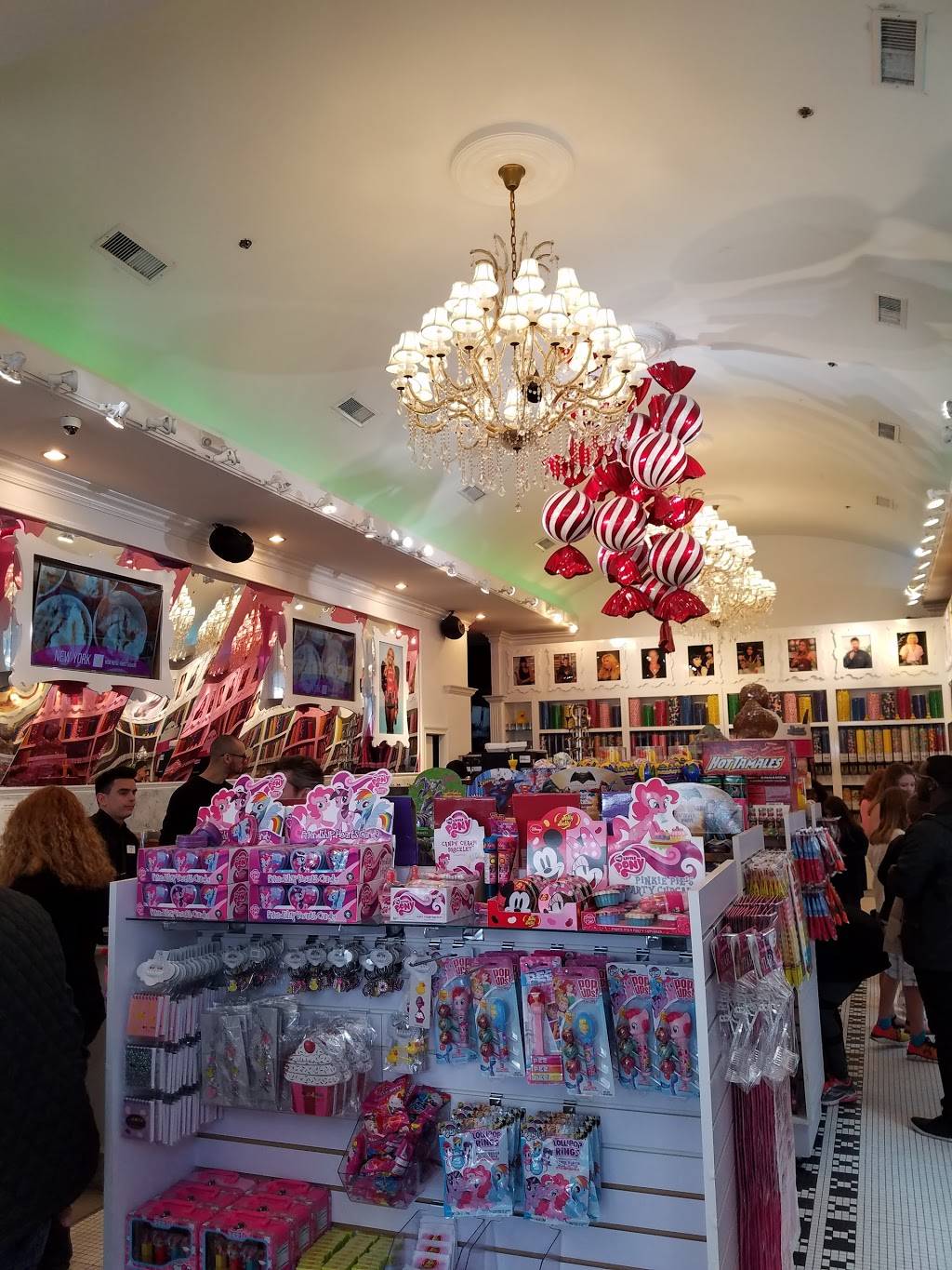 Sugar Factory Chicago-Rosemont | restaurant | 5445 Park Pl, Rosemont, IL 60018, USA | 8472339010 OR +1 847-233-9010