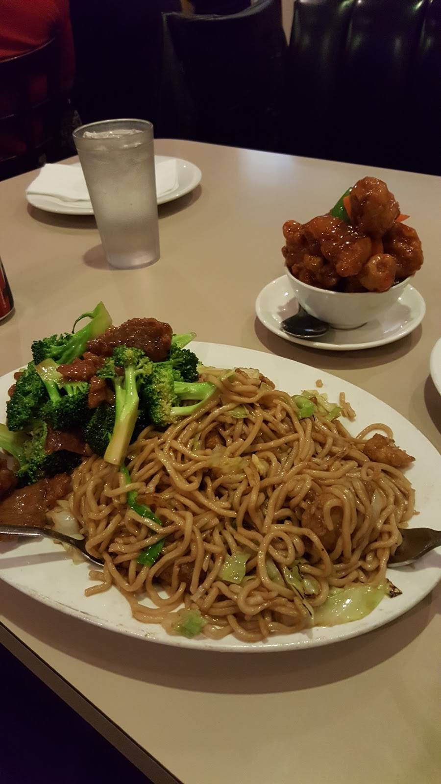 Frank & Yuens | restaurant | 1955 W Texas St, Fairfield, CA 94533, USA | 7074283230 OR +1 707-428-3230