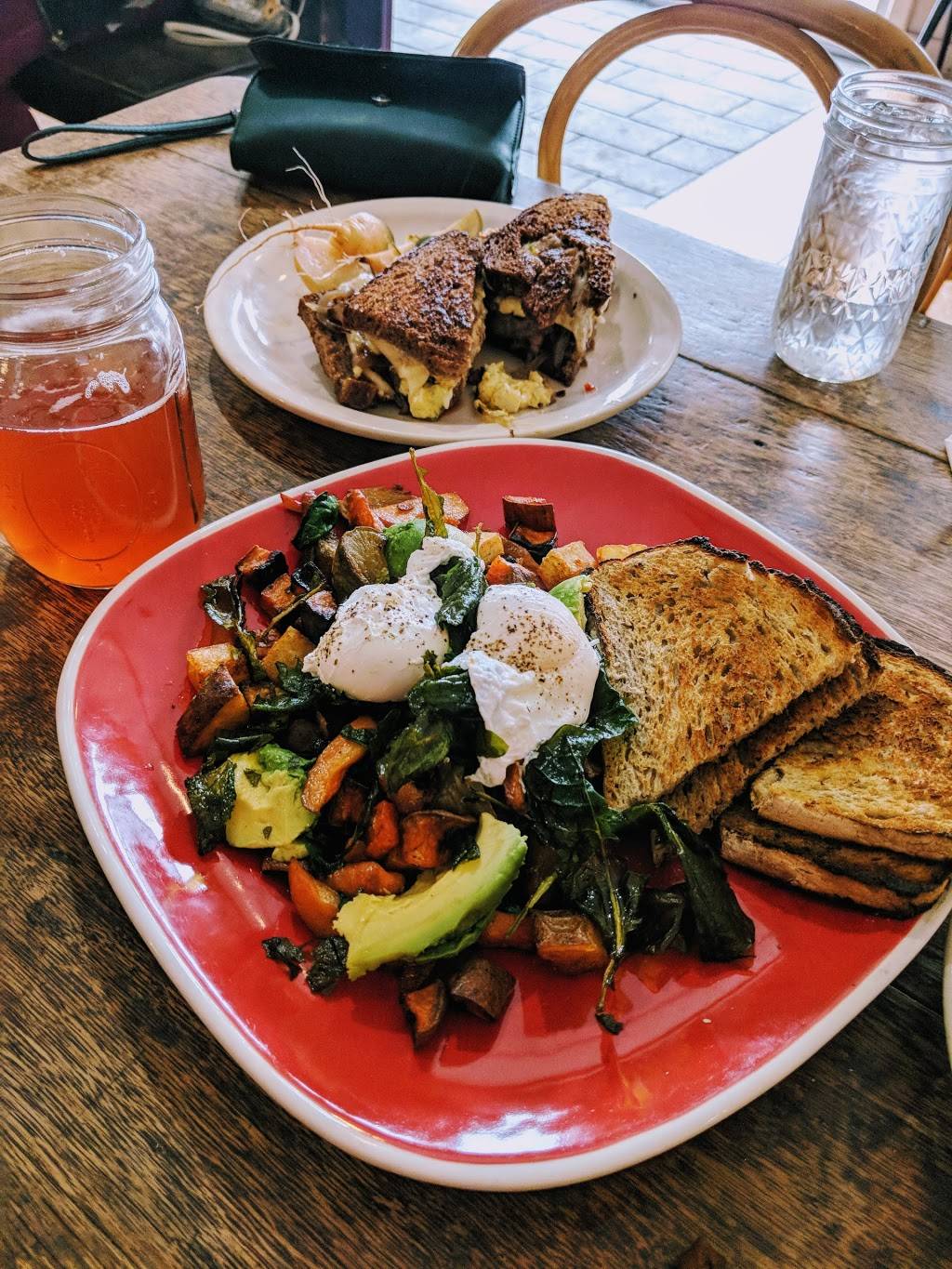 Figs Lake Leelanau | restaurant | 202 W Main St, Lake Leelanau, MI 49653, USA | 2312562222 OR +1 231-256-2222