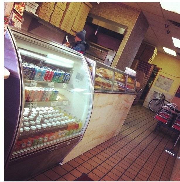 Franks Pizza | restaurant | 8025 Flatlands Ave, Brooklyn, NY 11236, USA | 7182518095 OR +1 718-251-8095