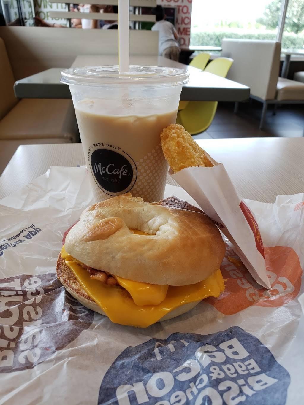 McDonalds | cafe | 13690 Biscayne Dr, Homestead, FL 33033, USA | 3052472704 OR +1 305-247-2704