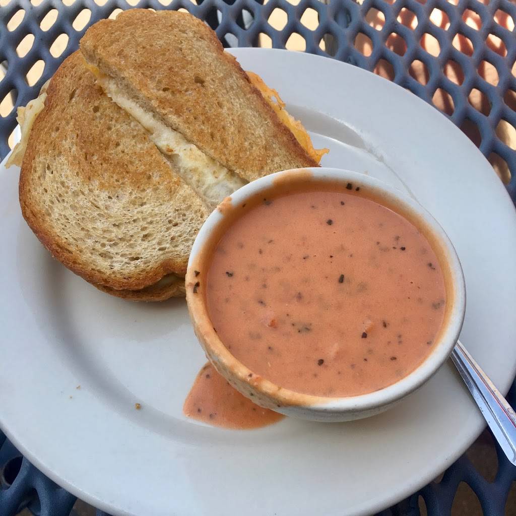 Divinity Cafe | restaurant | 407 Chapel Dr, Durham, NC 27710, USA | 9196683498 OR +1 919-668-3498