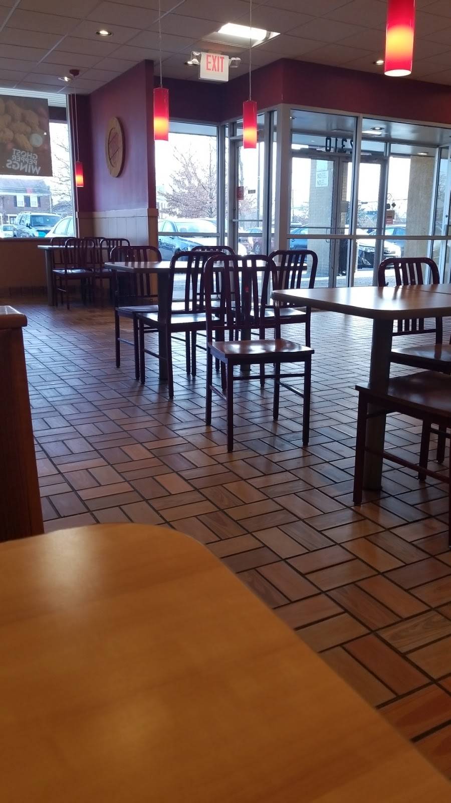 Popeyes Louisiana Kitchen | restaurant | 2310 Iverson St, Temple Hills, MD 20748, USA | 3014233020 OR +1 301-423-3020