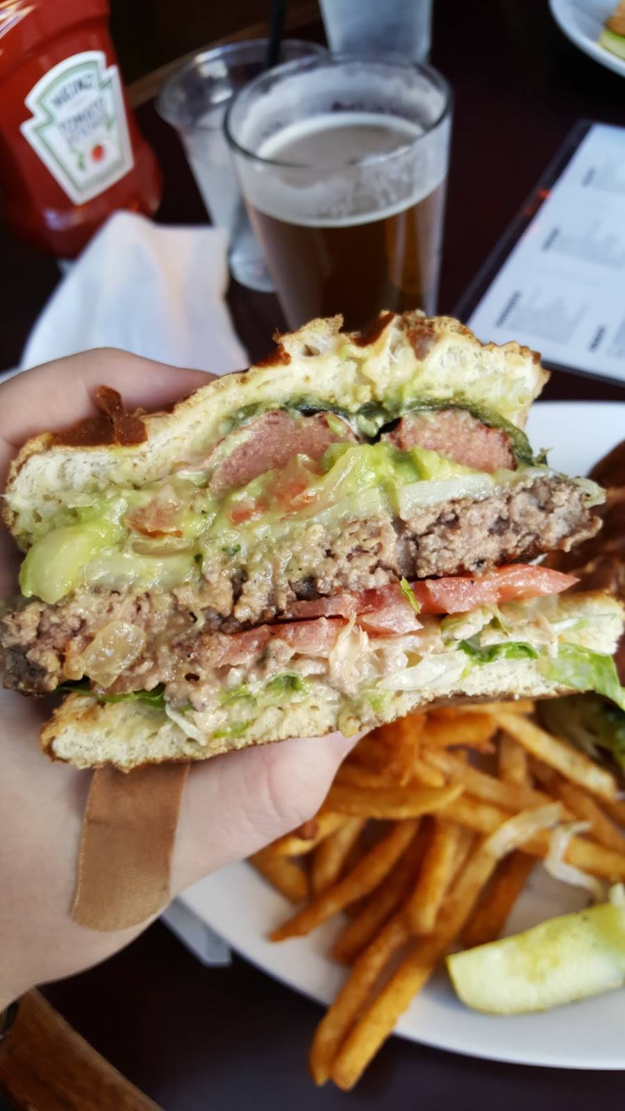 Vines On Clark | restaurant | 3554 N Clark St, Chicago, IL 60657, USA | 7733278572 OR +1 773-327-8572