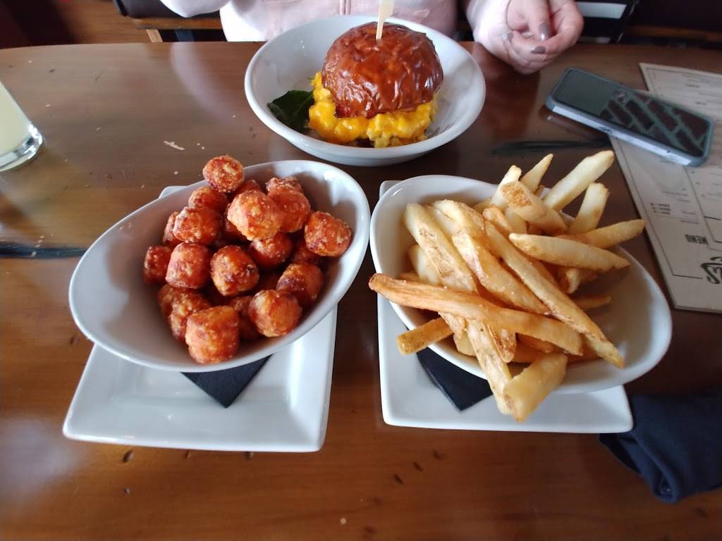 The Public House by Evans Brewing Co | restaurant | 7511 Edinger Ave, Huntington Beach, CA 92647, USA | 7149021771 OR +1 714-902-1771