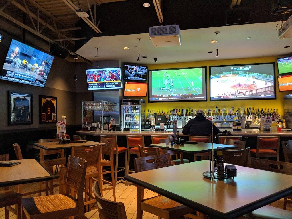 Buffalo Wild Wings | meal takeaway | 3505 Vicksburg Ln N, Plymouth, MN 55447, USA | 7635519464 OR +1 763-551-9464