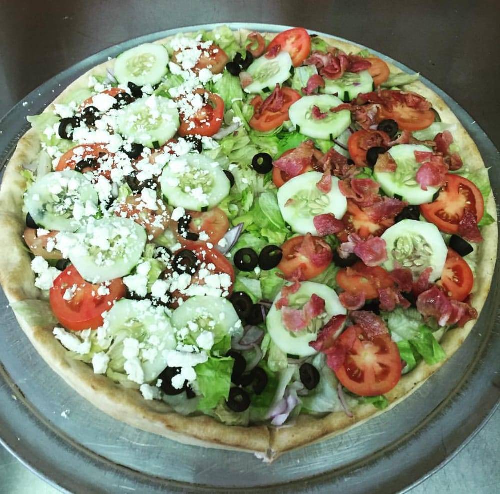 Paisanos Pizza & Catering | restaurant | 708 Portion Rd, Ronkonkoma, NY 11779, USA | 6316764588 OR +1 631-676-4588