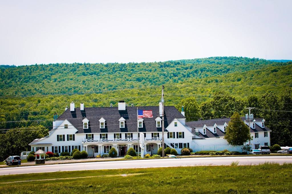 The Lucerne Inn | night club | 2517 Main Rd, Dedham, ME 04429, USA | 2078435123 OR +1 207-843-5123