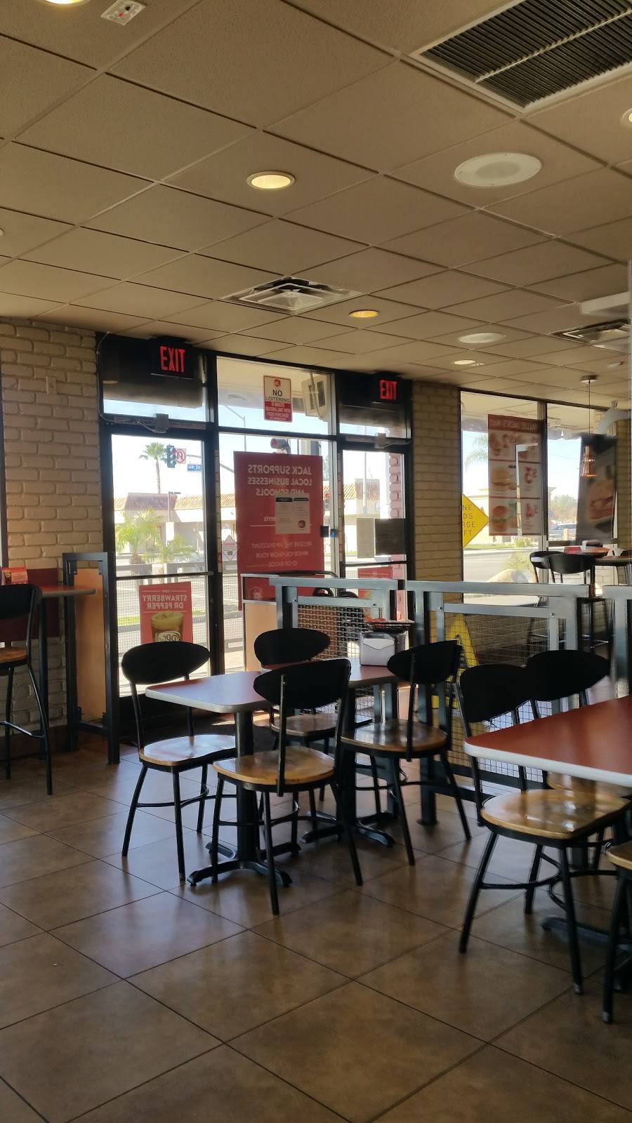 Jack in the Box | restaurant | 500 E 4th St, Perris, CA 92570, USA | 9519432600 OR +1 951-943-2600