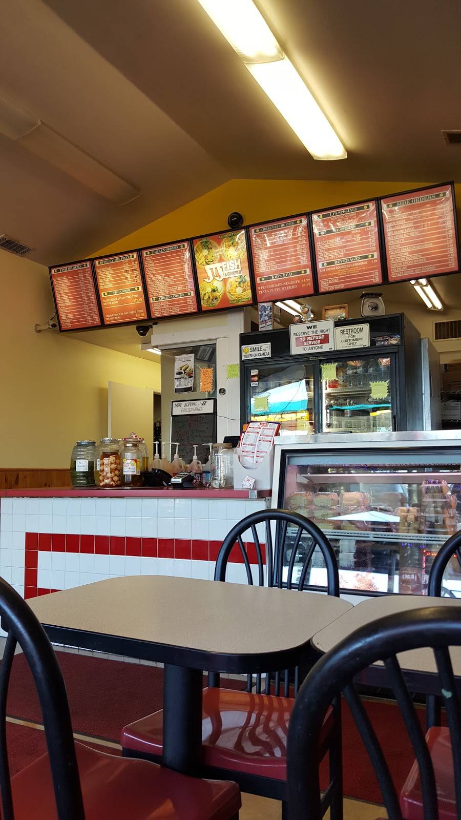 JJ Fish and Chicken | restaurant | 515 Fairgrounds Dr, Vallejo, CA 94589, USA | 7076489245 OR +1 707-648-9245