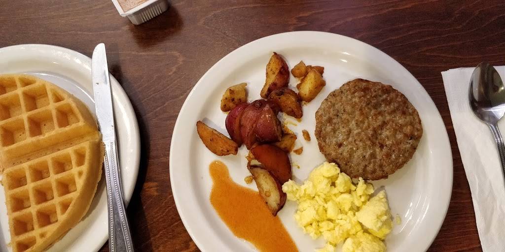 Twist Bar & Grill | restaurant | 6617 Odana Rd, Madison, WI 53719, USA | 6088330110 OR +1 608-833-0110