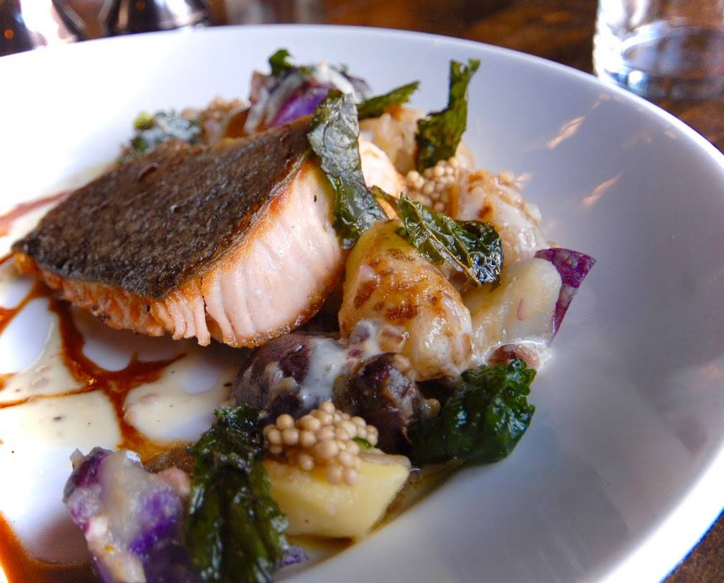 Flannel Restaurant | restaurant | 4000 Mountain Rd, Stowe, VT 05672, USA | 8022536445 OR +1 802-253-6445